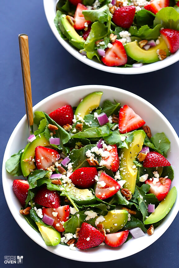 Strawberry Kale Salad | gimmesomeoven.com #vegetarian #glutenfree