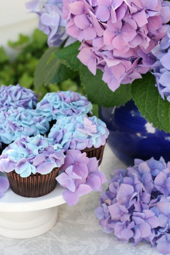 Hydrangea Cupcakes 