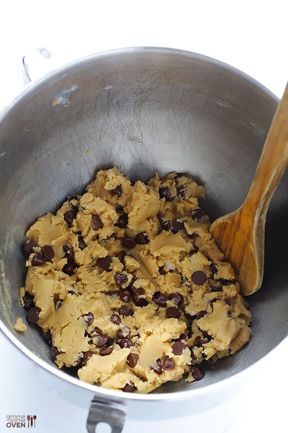 Coconut Oil Chocolate Chip Cookies -- soft, chewy, easy to make, and SO delicious | gimmesomeoven.com #dessert #cookies