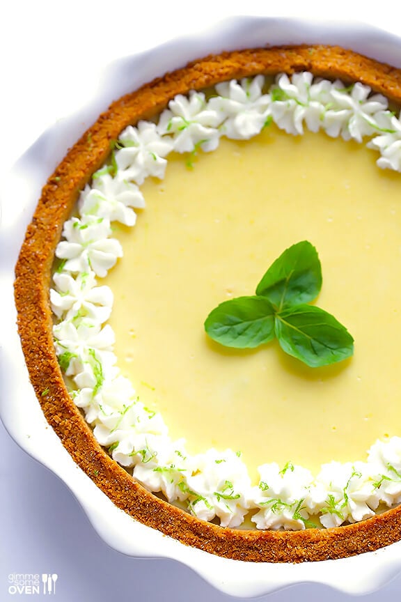 Mojito Pie -- a delicious twist on key lime pie inspired by a classic mojito drink! gimmesomeoven.com #mojito #pie #dessert