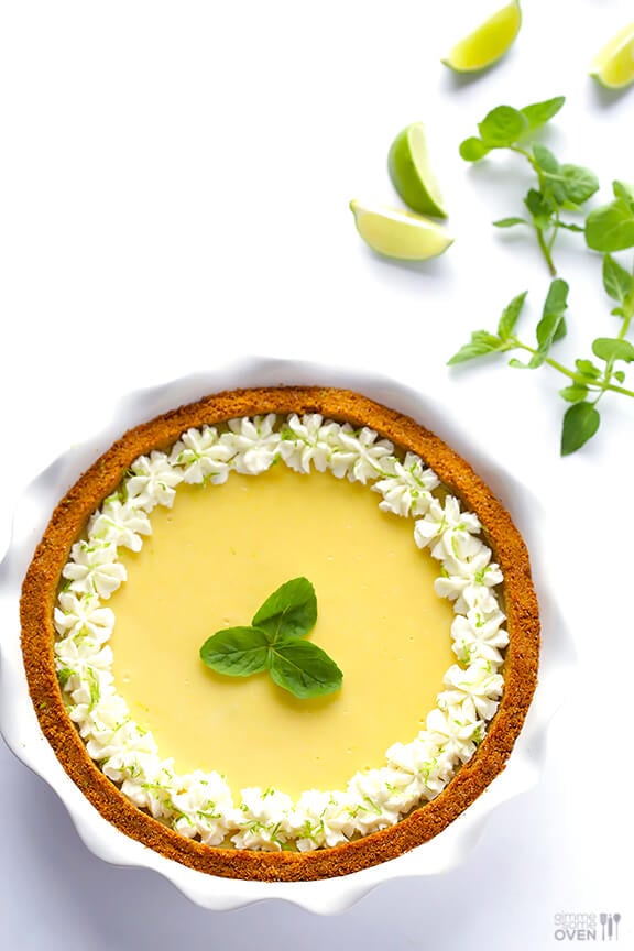 Mojito Pie -- a delicious twist on key lime pie inspired by a classic mojito drink! gimmesomeoven.com #mojito #pie #dessert