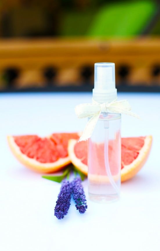 DIY Grapefruit-Lavender Body Spray | www.gimmesomeoven.com/style