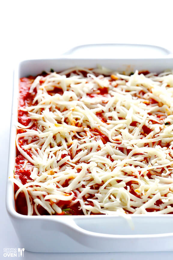 10-Minute Spinach Lasagna -- quick and easy to prep, and SO good! | gimmesomeoven.com #pasta