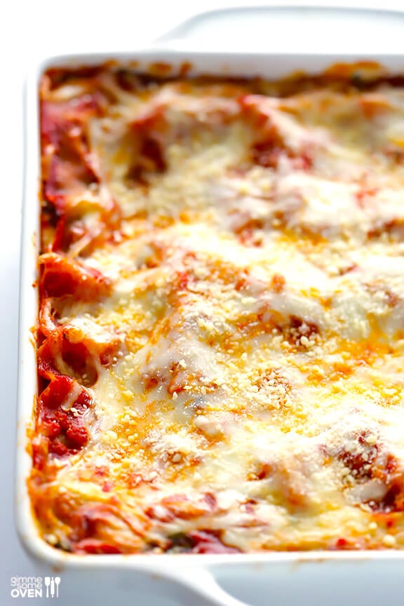 10-Minute Spinach Lasagna -- quick and easy to prep, and SO good! | gimmesomeoven.com #pasta