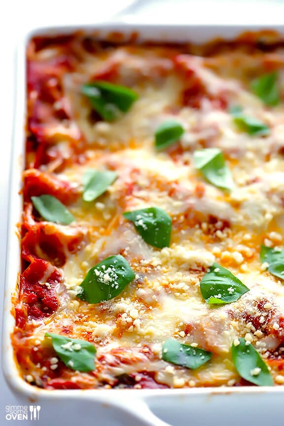 10-Minute Spinach Lasagna -- quick and easy to prep, and SO good! | gimmesomeoven.com #pasta