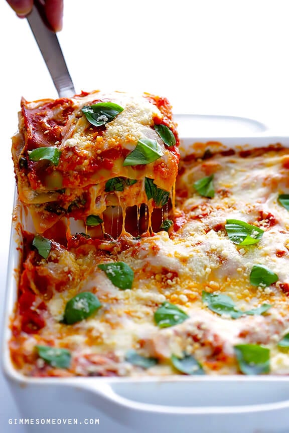 10-Minute Spinach Lasagna -- quick and easy to prep, and SO good! | gimmesomeoven.com #pasta