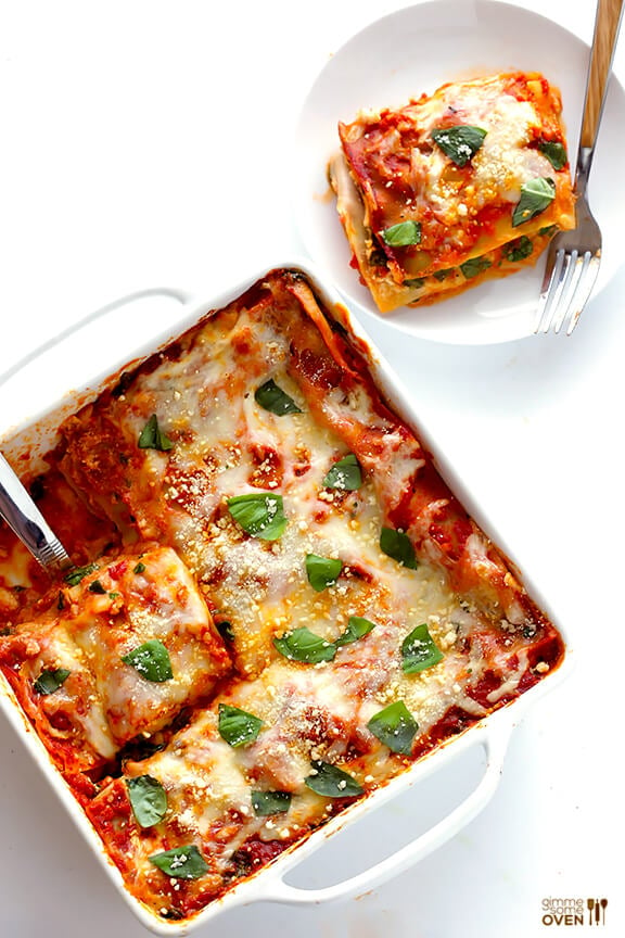 10-Minute Spinach Lasagna -- quick and easy to prep, and SO good! | gimmesomeoven.com #pasta