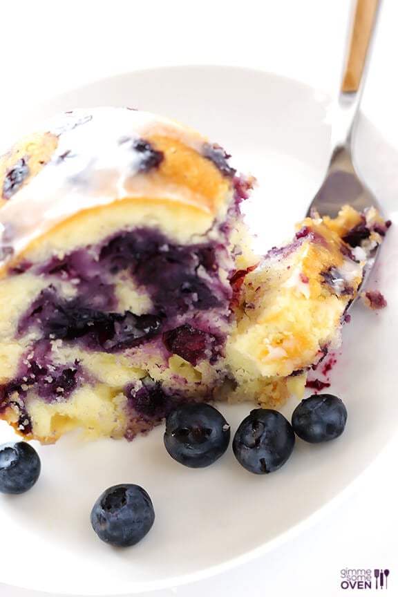 Blueberry Cake -- made with fresh blueberries and topped with a delicious glaze | gimmesomeoven.com #dessert