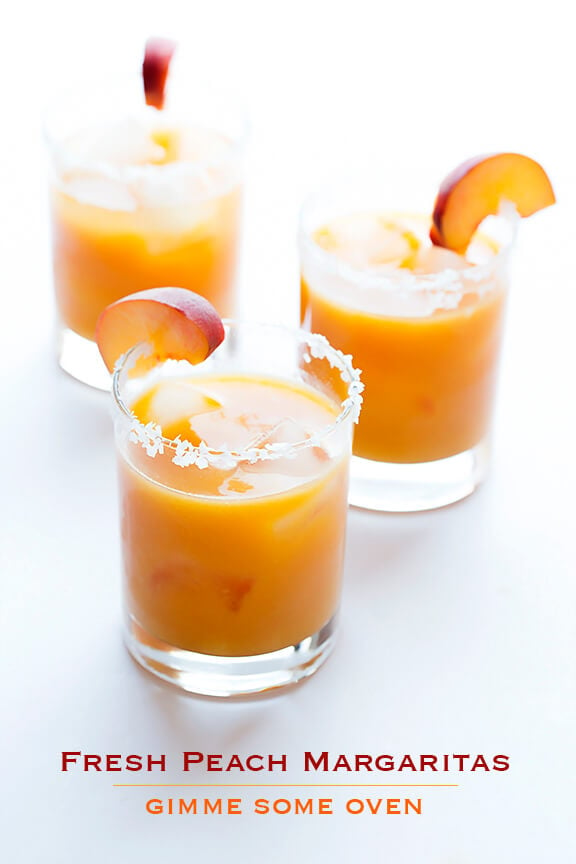 Fresh Peach Margaritas | gimmesomeoven.com #cocktail