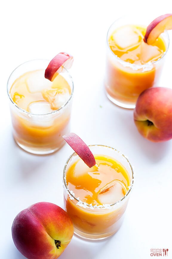 Fresh Peach Margaritas | gimmesomeoven.com #cocktail