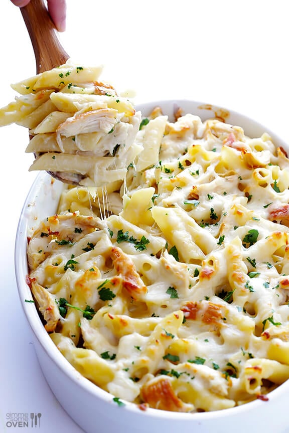 Chicken Alfredo Baked Ziti | gimmesomeoven.com #italian #recipe