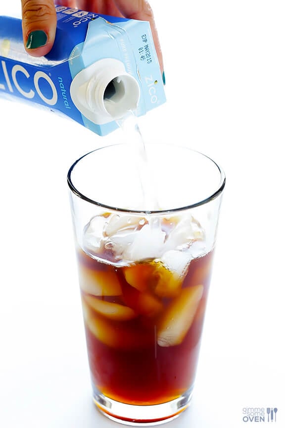 Coconut Water Iced Coffee -- delicious cold brew coffee is naturally sweetened with the delicious taste and hydrating benefits of coconut water | gimmesomeoven.com #vegan #glutenfree