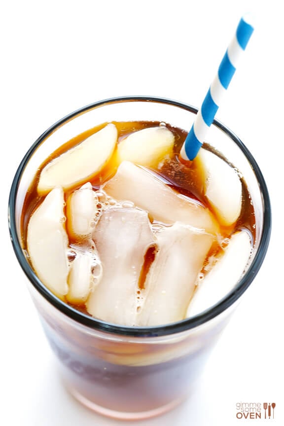 Coconut Water Iced Coffee -- delicious cold brew coffee is naturally sweetened with the delicious taste and hydrating benefits of coconut water | gimmesomeoven.com #vegan #glutenfree