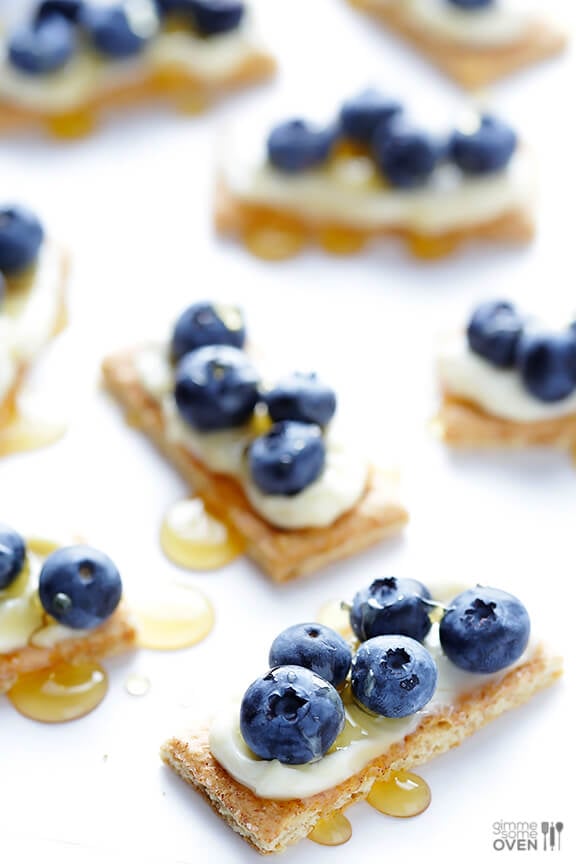 Easy Blueberry "Cheesecake" Bites -- all you need are 4 ingredients to make this quick and easy dessert/snack | gimmesomeoven.com 