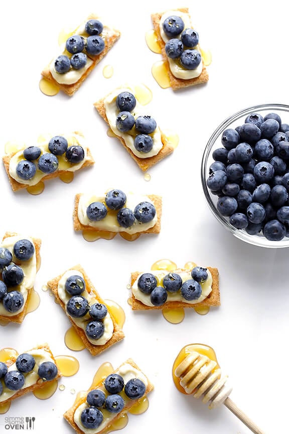 Easy Blueberry "Cheesecake" Bites -- all you need are 4 ingredients to make this quick and easy dessert/snack | gimmesomeoven.com 