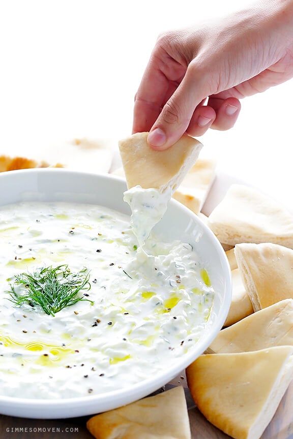 Tzatziki Sauce -- perfect in gyros, or even served as an easy dip! | gimmesomeoven.com