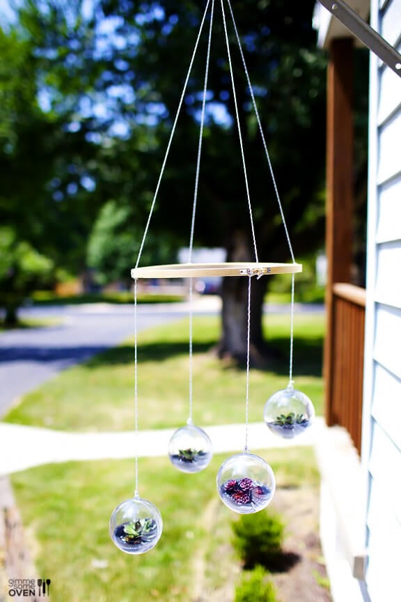 DIY Terrarium Mobile | gimmesomeoven.com #diy