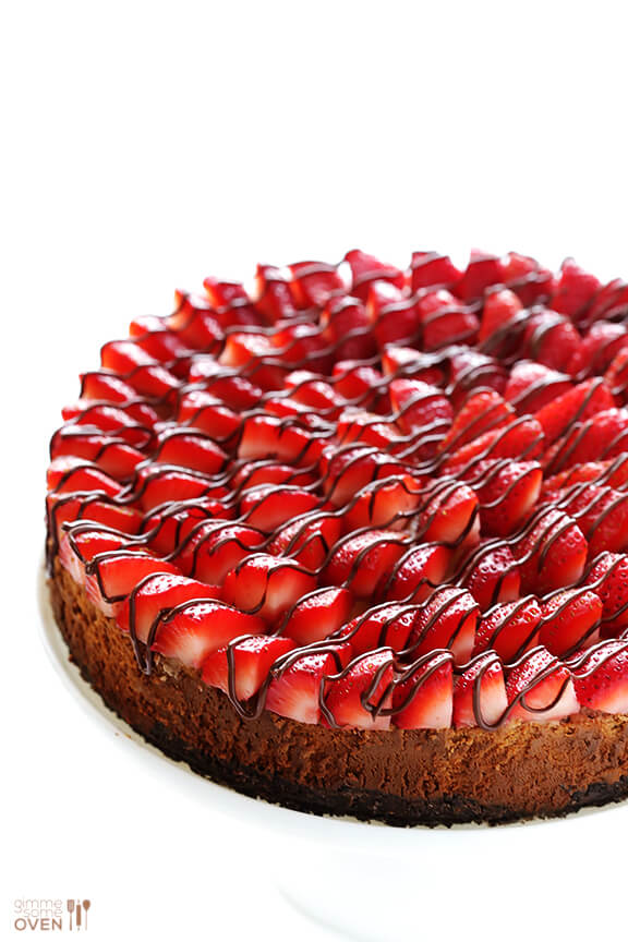 Strawberry Nutella Cheesecake | gimmesomeoven.com #dessert #chocolate