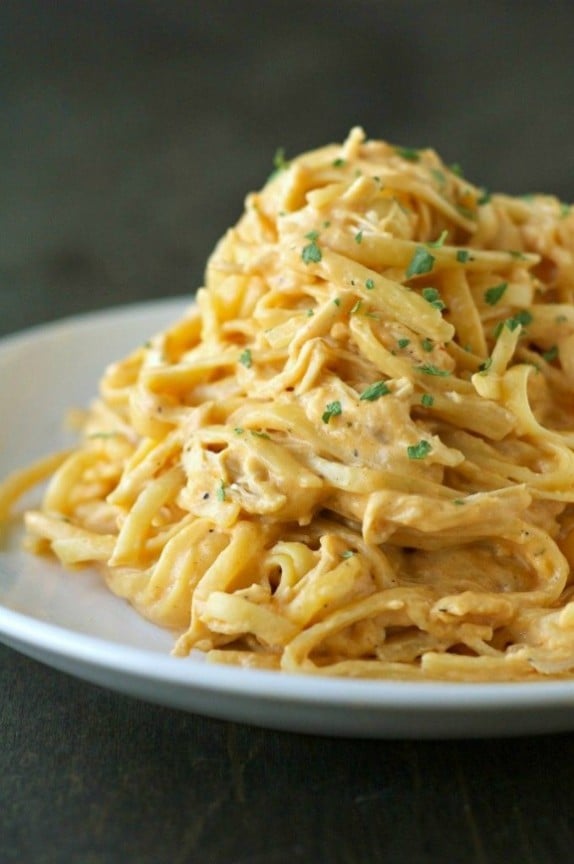 Crockpot Cheesy Buffalo Chicken Pasta | crockpotgourmet.net