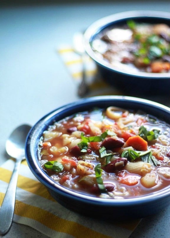 Slow Cooker Vegetarian Pasta e Fagioli Soup | kitchentreaty.com