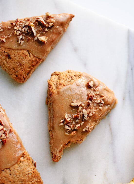 Vegan Banana Nut Scones | gimmesomeoven.com