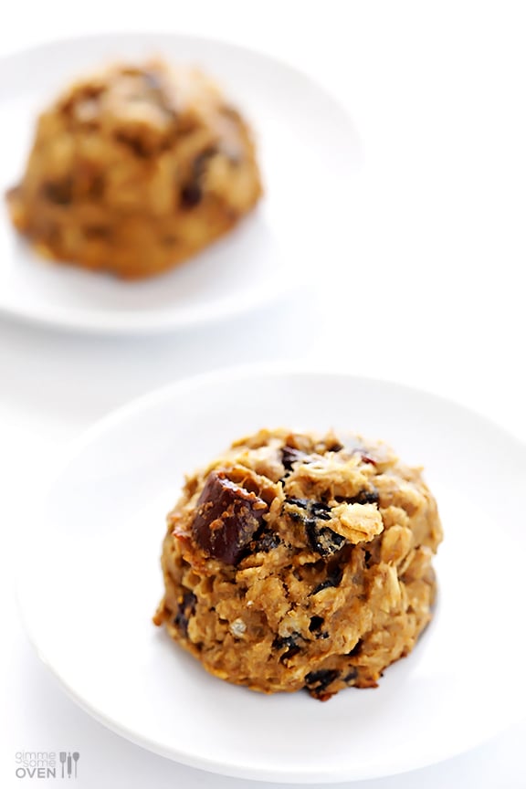 Breakfast Cookies | gimmesomeoven.com #seriouslydelish