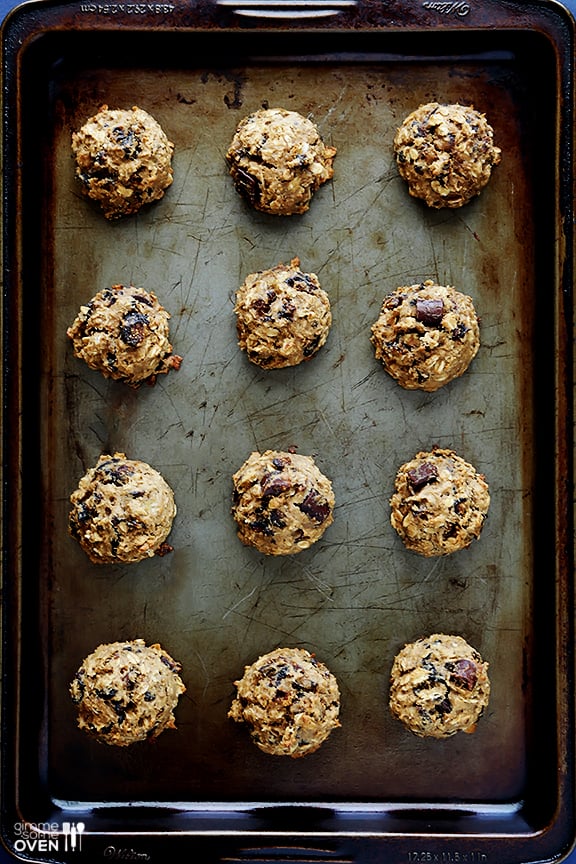 Breakfast Cookies | gimmesomeoven.com #seriouslydelish