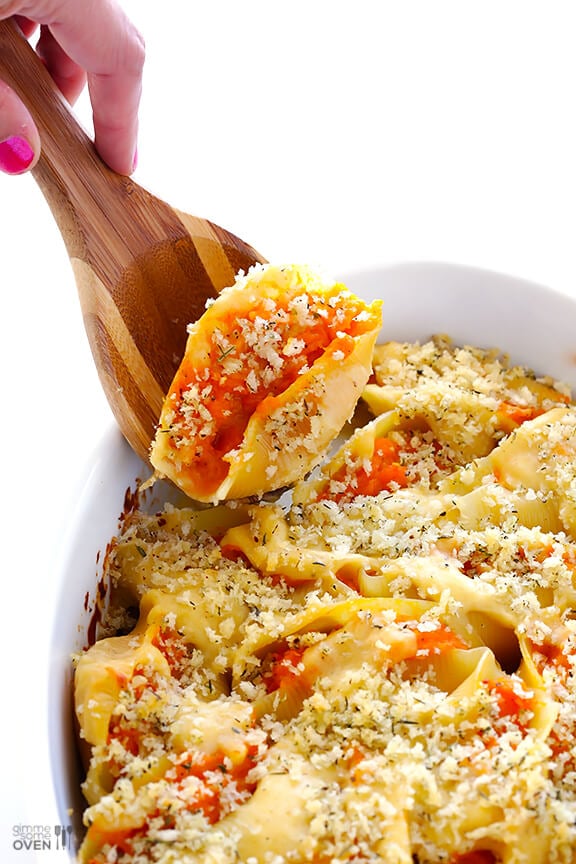 Butternut Alfredo Baked Shells | gimmesomeoven.com #pasta