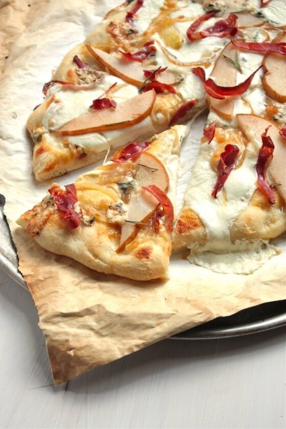 Prosciutto and Pear Pizza | countrycleaver.com