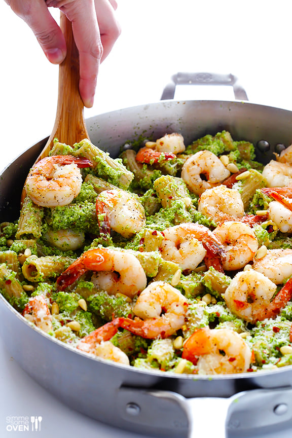 Shrimp Pasta with Broccoli Pesto | gimmesomeoven.com #seafood