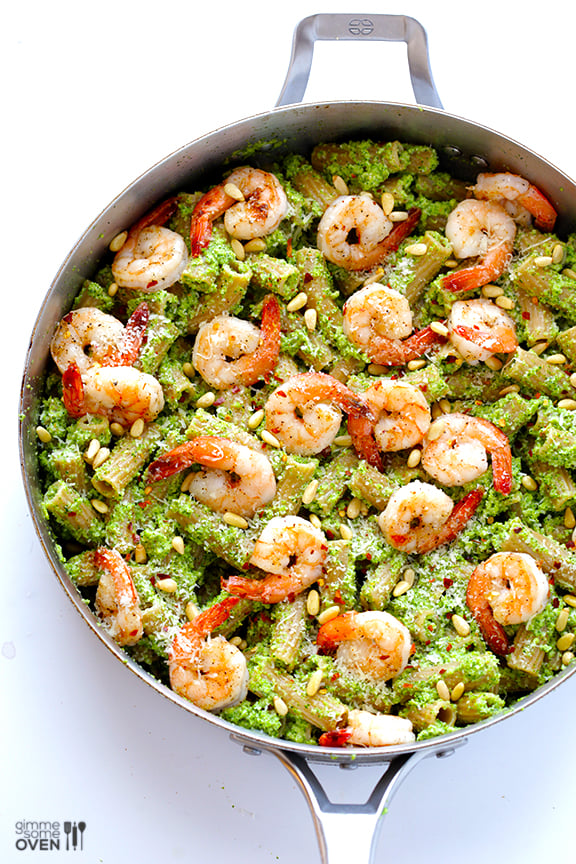 Shrimp Pasta with Broccoli Pesto | gimmesomeoven.com #seafood