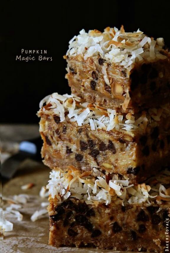 Pumpkin Magic Bars | bakersroyale.com