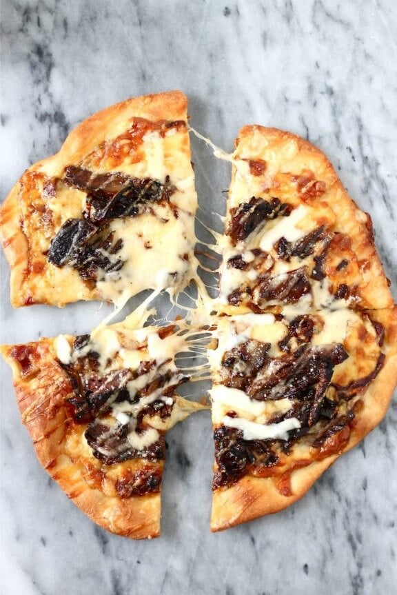 Short Rib Pizza with Caramelized Onions and a Smoked Gouda Cream Sauce | perpetuallyhungryblog.wordpress.com