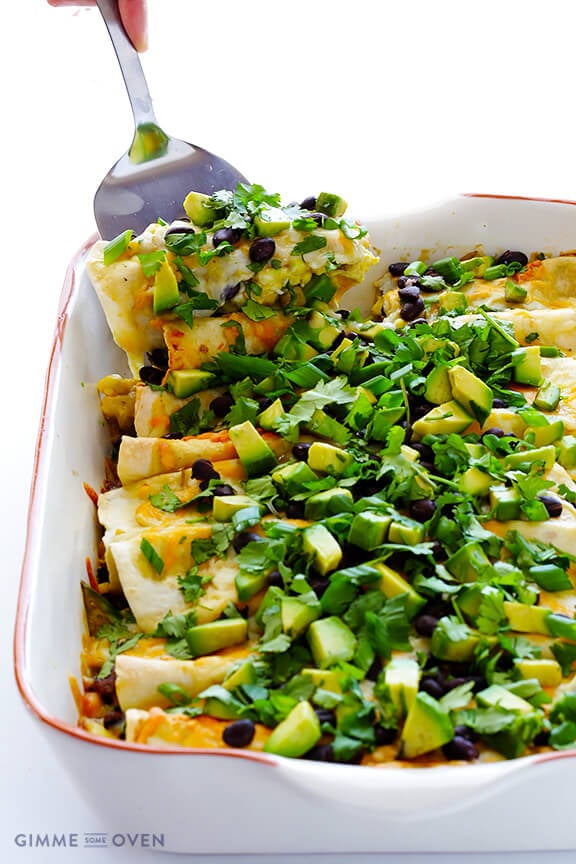 Breakfast Enchiladas -- all of your favorite breakfast ingredients rolled up into enchiladas! | gimmesomeoven.com