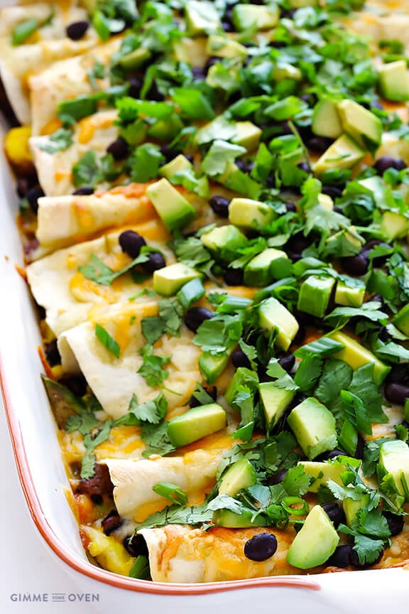 Breakfast Enchiladas -- all of your favorite breakfast ingredients rolled up into enchiladas! | gimmesomeoven.com