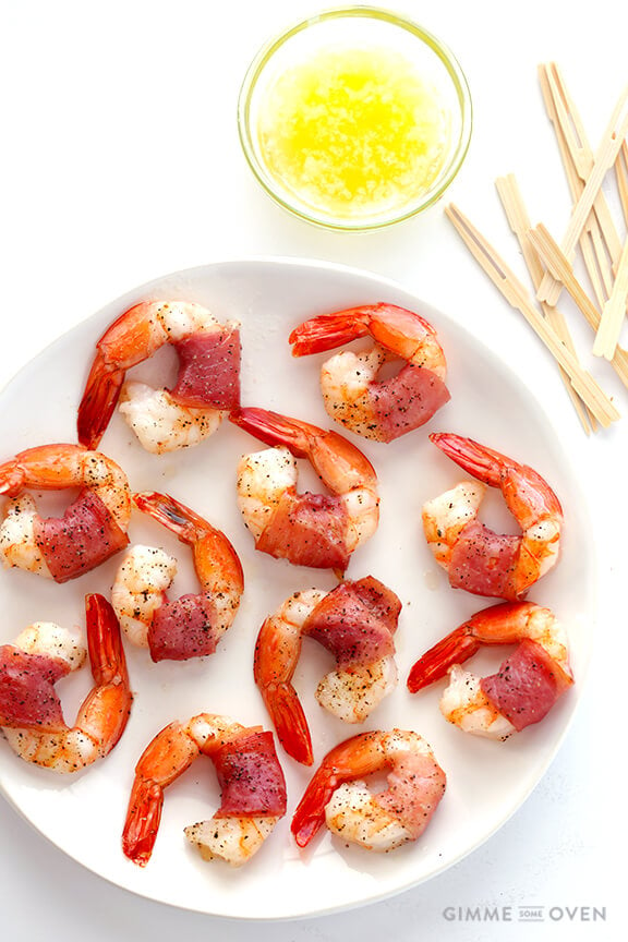 Easy Prosciutto Wrapped Shrimp | gimmesomeoven.com #glutenfree #appetizer