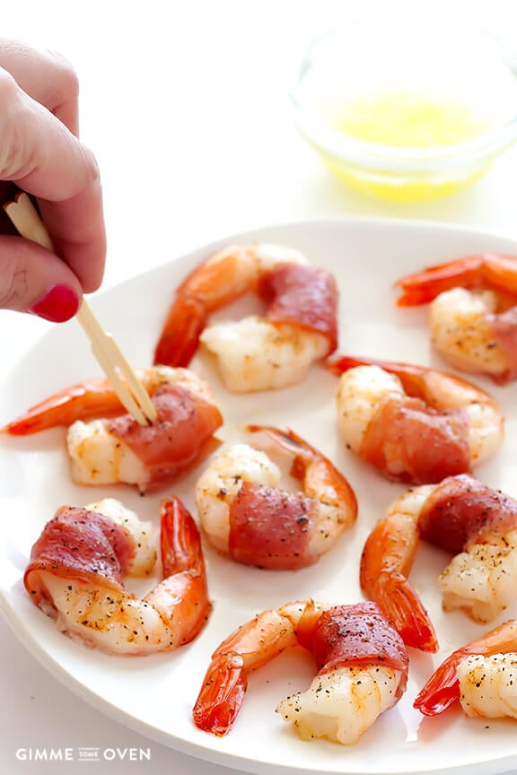 Easy Prosciutto Wrapped Shrimp | gimmesomeoven.com #glutenfree #appetizer