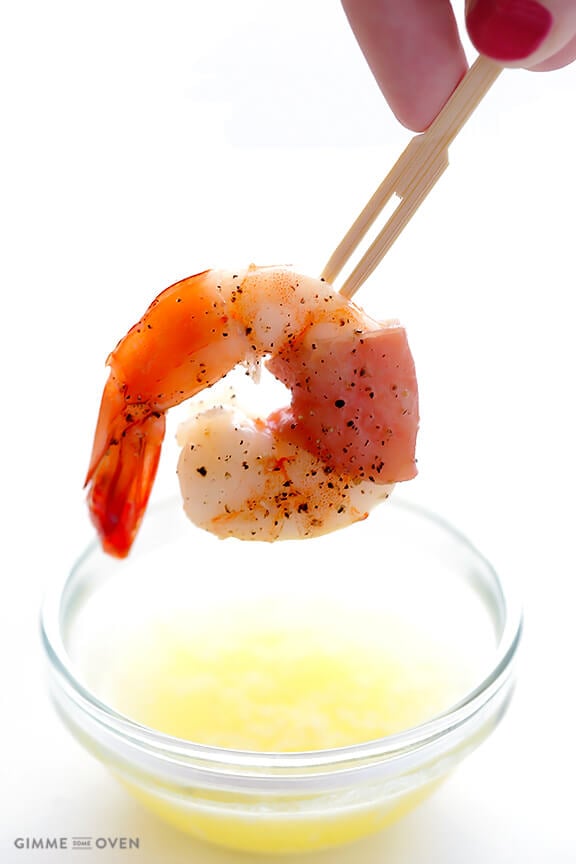 Easy Prosciutto Wrapped Shrimp | gimmesomeoven.com #glutenfree #appetizer