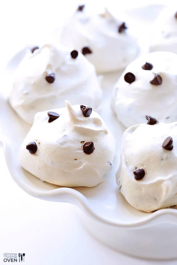 Chocolate Chip Meringue Cookies | gimmesomeoven.com
