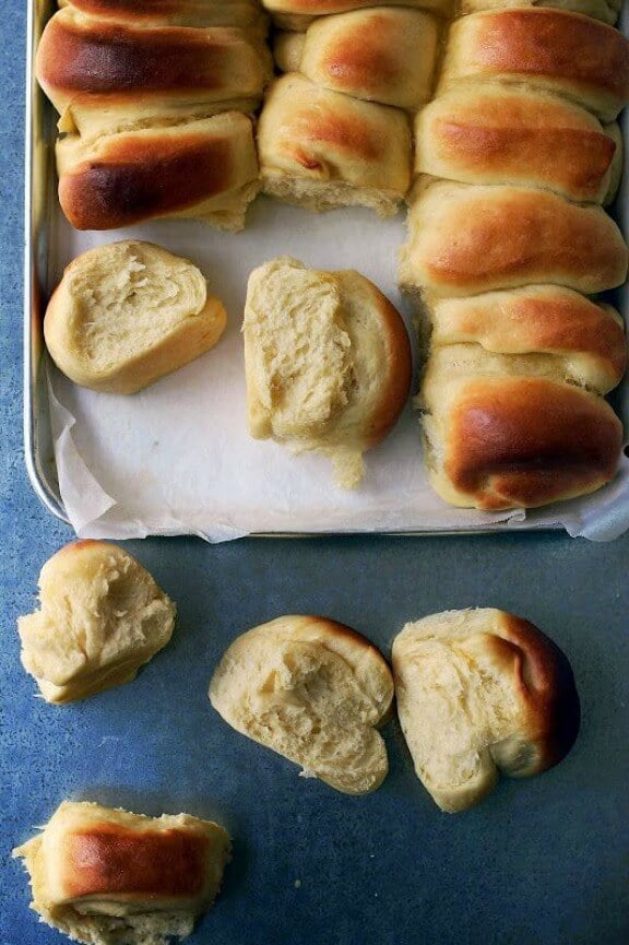 Parker House Rolls | milk-and.blogspot.com