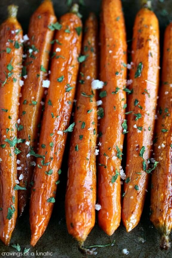 Balsamic Roasted Baby Carrots | cravingsofalunatic.com