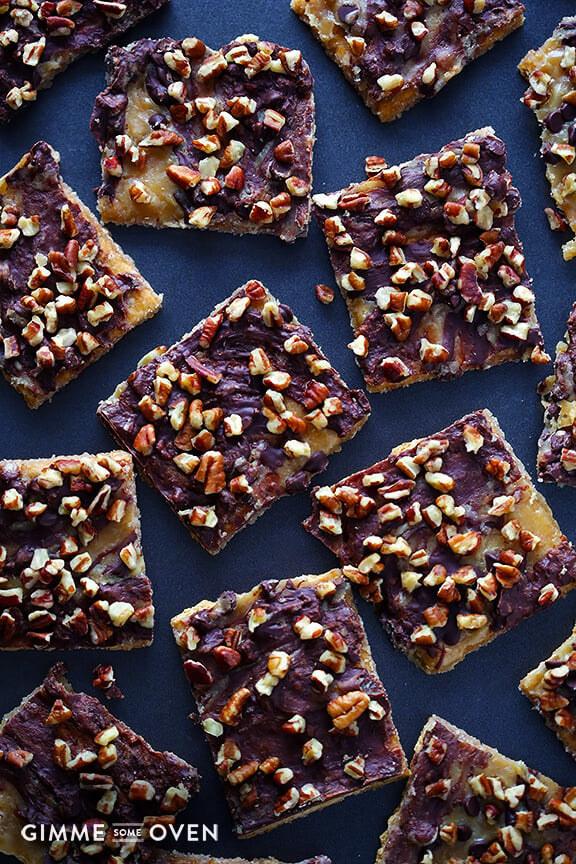 5-Ingredient Graham Cracker Toffee | Gimme Some Oven
