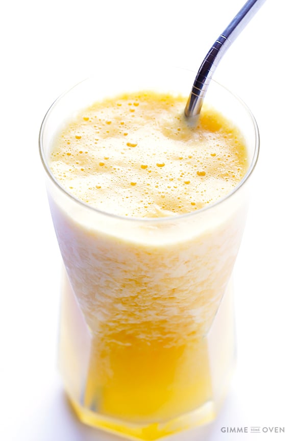 Copycat Orange Julius Recipe -- a quick, easy, and delicious fresh orange smoothie | gimmesomeoven.com