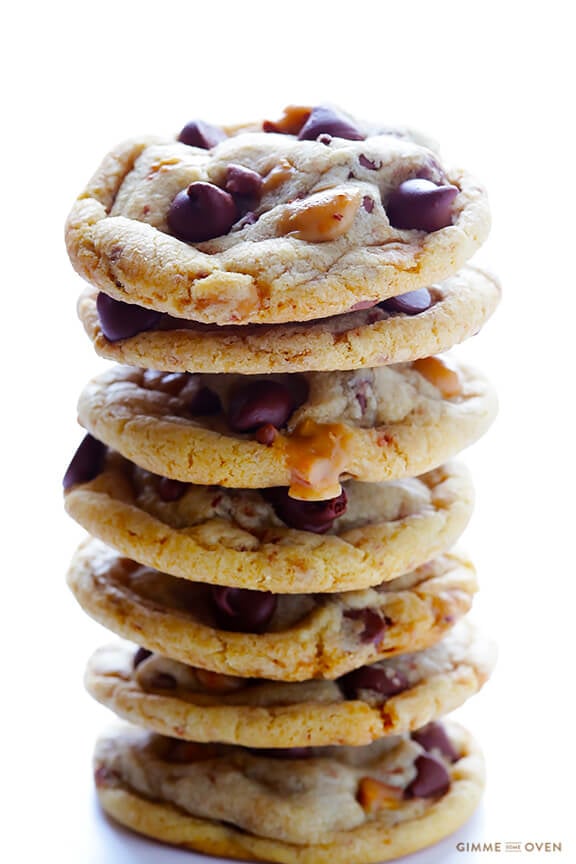 Toffee Chocolate Chip Cookies | gimmesomeoven.com