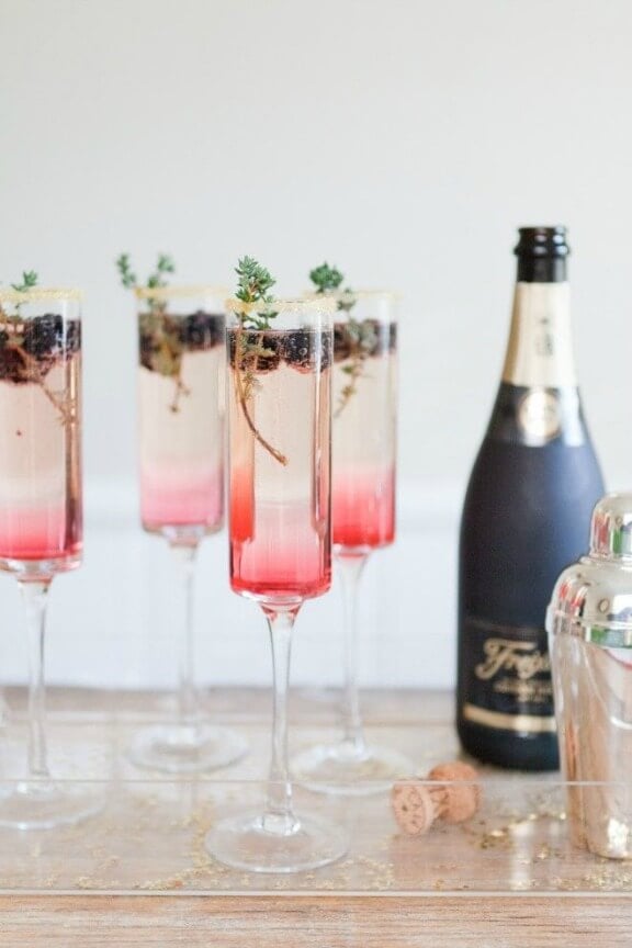 Blackberry Thyme Sparkler | theeffortlesschic.com