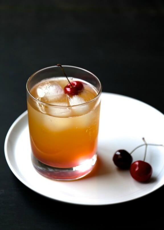 Cherry Ginger Bourbon Fizz | climbinggriermountain.com