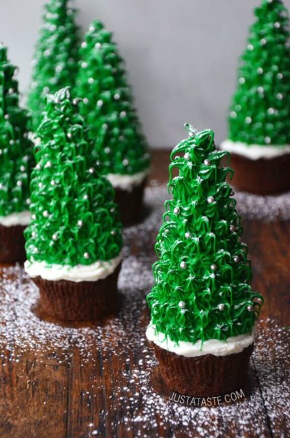 Christmas Tree Cupcakes | justataste.com