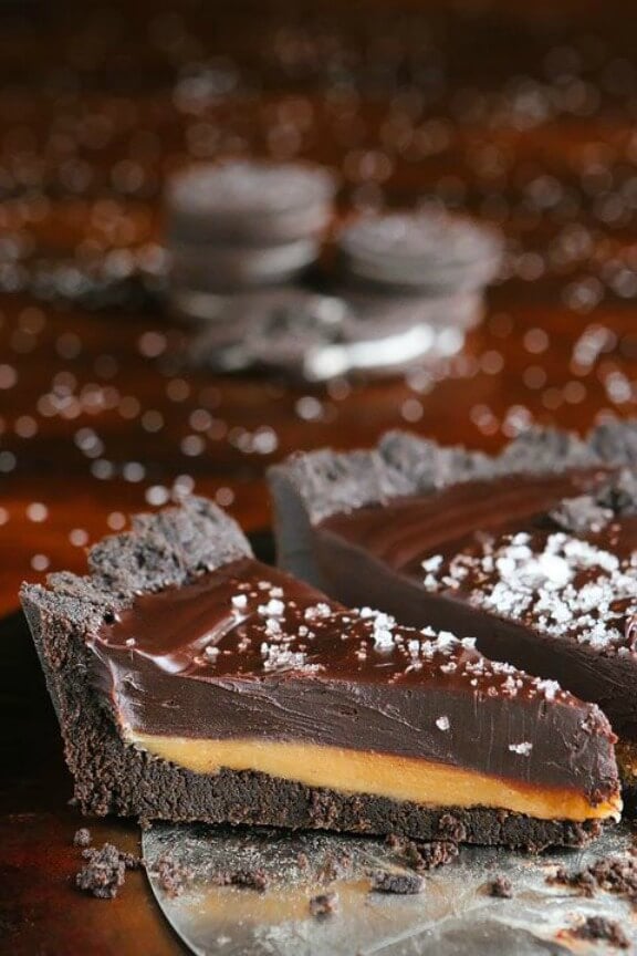 Dark Chocolate Salted Caramel Oreo Pie | kevinandamanda.com