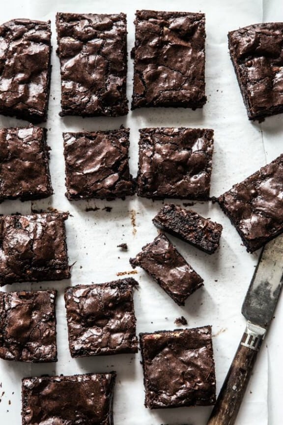 Peppermint Bark Brownies | jellytoastblog.com