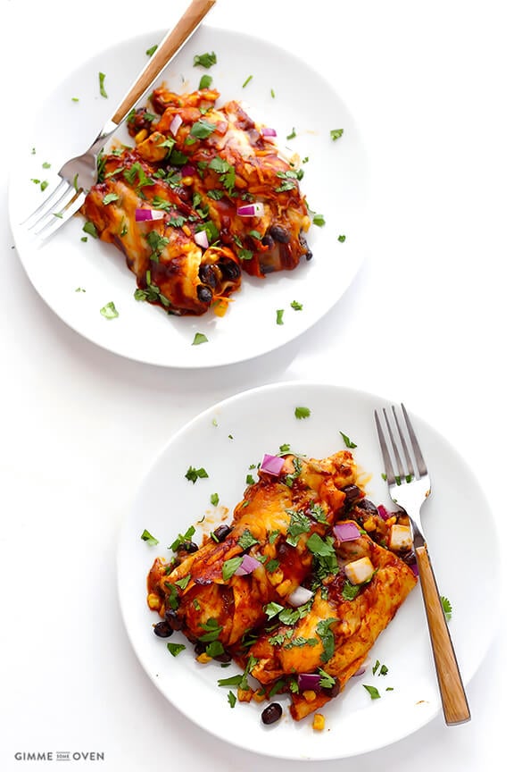 BBQ Chicken Enchiladas | gimmesomeoven.com